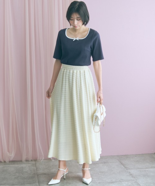 marun(マルン)の「<大きいサイズ>スクエアパイピングカットソートップス marun(Tシャツ/カットソー・レディース・オフホワイト/ネイビー・4L/3L/LL/L/5L)」の5枚目の写真