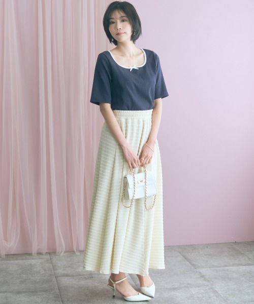marun(マルン)の「<大きいサイズ>スクエアパイピングカットソートップス marun(Tシャツ/カットソー・レディース・オフホワイト/ネイビー・4L/3L/LL/L/5L)」の7枚目の写真