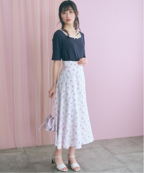 marun(マルン)の「<大きいサイズ>スクエアパイピングカットソートップス marun(Tシャツ/カットソー・レディース・オフホワイト/ネイビー・4L/3L/LL/L/5L)」の8枚目の写真