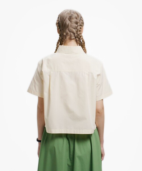 LACOSTE(ラコステ)の「ドライタッチ クロップ ハーフスリーブシャツ(シャツ/ブラウス・レディース・ピンク/オフホワイト・40/36/38/34)」の4枚目の写真