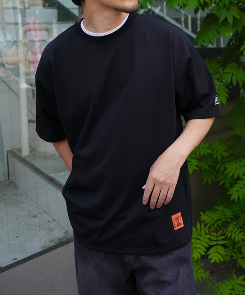 CHIKABA(チカバ)の「【CHIKABA SAUNA CLUB】 プリント 半袖 ピスネーム入りTシャツ(Tシャツ/カットソー・メンズ・ブラック/ブラック系/ブルー/ホワイト/ホワイト系/ネイビー系1/グレー/ブラック系1/ホワイト系1/ブラウン/ネイビー系/ネイビー系2/グレー系・MEDIUM/LARGE)」の6枚目の写真