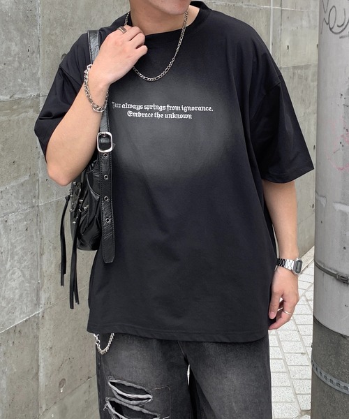 lilful(リルフル)の「【26年春夏新作】スプレー加工レタリングロゴ刺繍Tシャツ(Tシャツ/カットソー・メンズ・ブラック/ホワイト・M/XL/L)」の12枚目の写真