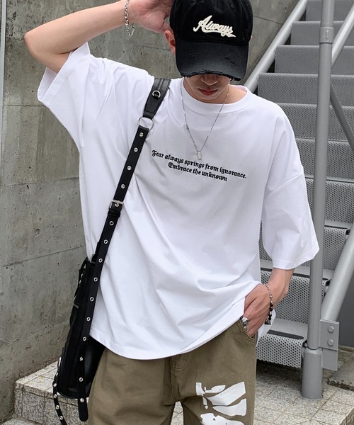 lilful(リルフル)の「【26年春夏新作】スプレー加工レタリングロゴ刺繍Tシャツ(Tシャツ/カットソー・メンズ・ブラック/ホワイト・M/XL/L)」の16枚目の写真
