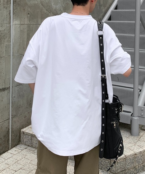 lilful(リルフル)の「【26年春夏新作】スプレー加工レタリングロゴ刺繍Tシャツ(Tシャツ/カットソー・メンズ・ブラック/ホワイト・M/XL/L)」の4枚目の写真