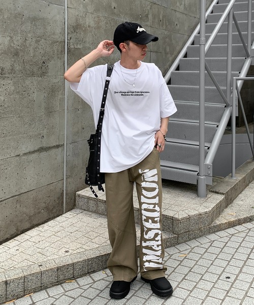lilful(リルフル)の「【26年春夏新作】スプレー加工レタリングロゴ刺繍Tシャツ(Tシャツ/カットソー・メンズ・ブラック/ホワイト・M/XL/L)」の18枚目の写真