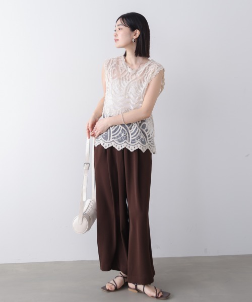 Bou Jeloud(ブージュルード)の「シーナリー刺しゅうノースリーブブラウス(シャツ/ブラウス・レディース・オフホワイト/ブラック・FREE)」の6枚目の写真