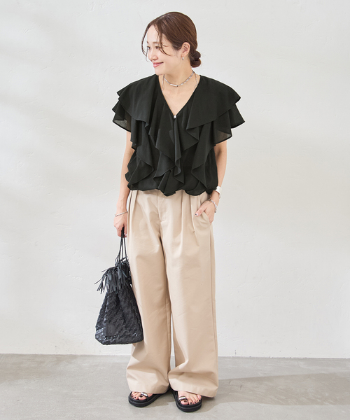 JOURNAL STANDARD(ジャーナルスタンダード)の「キョウネンコットンボイルフリル ブラウス(シャツ/ブラウス・レディース・ブラック/ホワイト・FREE)」の3枚目の写真