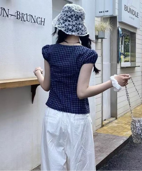AsheKsha(アシクシャ)の「チェック柄の半袖シャツ、ウエストが絞られたパフスリーブトップス(シャツ/ブラウス・レディース・ネイビー・M)」の10枚目の写真