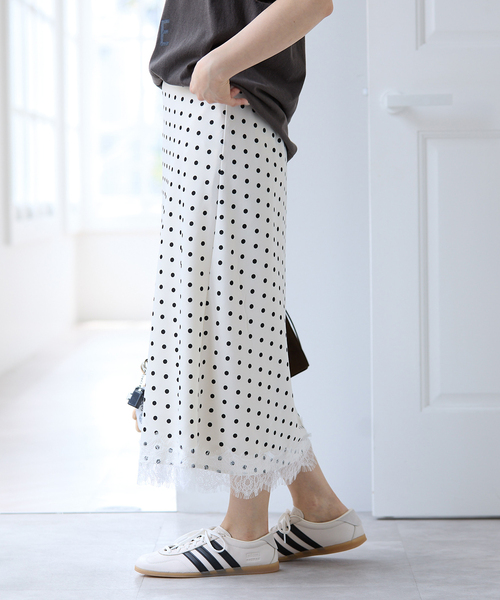 U by SPICK&SPAN(ユーバイスピックアンドスパン)の「ドットレーススカート(スカート・レディース・White/ブラック・FREE)」の21枚目の写真