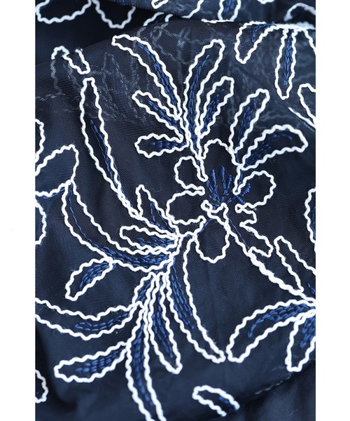 cawaii(カワイイ)の「線画の花刺繍浮かぶチュールミディアムスカート(スカート・レディース・ベージュ/ブラック・FREE)」の17枚目の写真