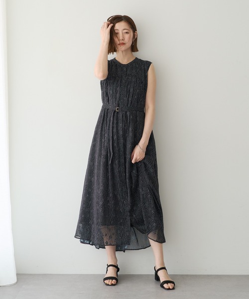 YECCA VECCA(イェッカヴェッカ)の「シアードット柄ギャザーワンピース(ワンピース・レディース・オフホワイト/ブラック・FREE)」の2枚目の写真