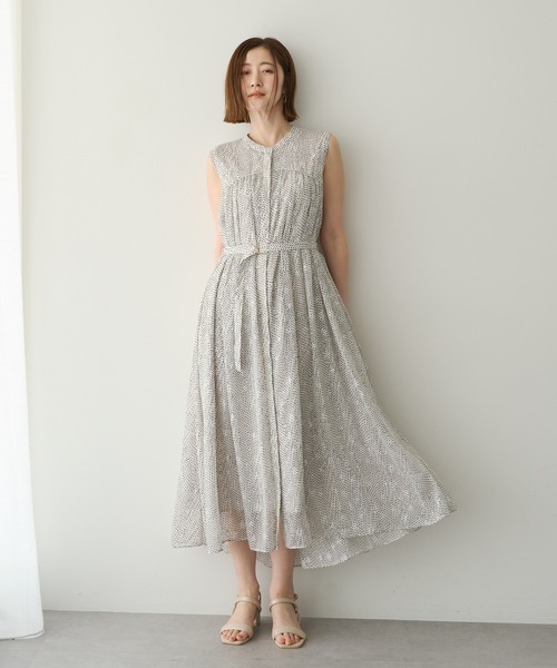 YECCA VECCA(イェッカヴェッカ)の「シアードット柄ギャザーワンピース(ワンピース・レディース・オフホワイト/ブラック・FREE)」の4枚目の写真