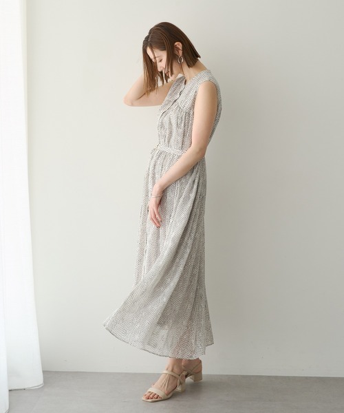 YECCA VECCA(イェッカヴェッカ)の「シアードット柄ギャザーワンピース(ワンピース・レディース・オフホワイト/ブラック・FREE)」の5枚目の写真