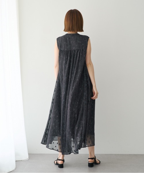 YECCA VECCA(イェッカヴェッカ)の「シアードット柄ギャザーワンピース(ワンピース・レディース・オフホワイト/ブラック・FREE)」の16枚目の写真