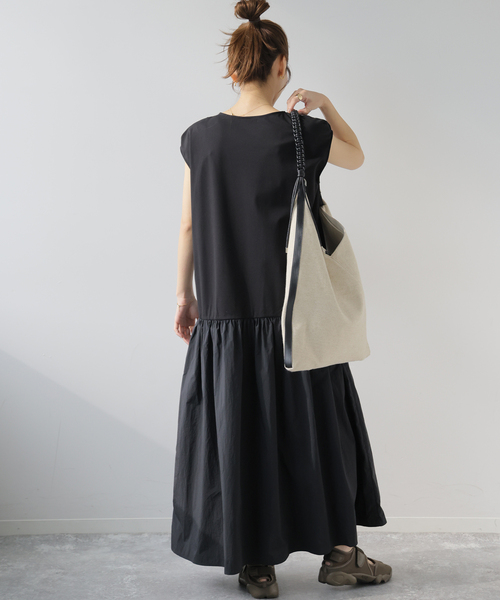 JOURNAL STANDARD relume(ジャーナルスタンダード レリューム)の「《WEB限定》カットナイロンタフタワンピース(ワンピース・レディース・ブラック・FREE)」の5枚目の写真