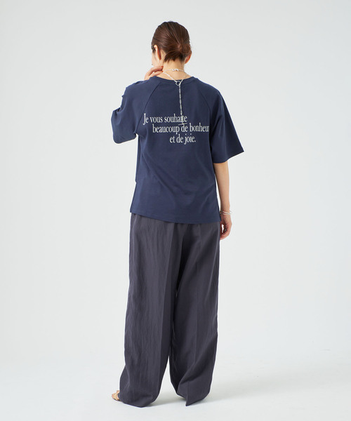 VERMEIL par iena(ヴェルメイユパーイエナ)の「BACK PRINT Tシャツ(Tシャツ/カットソー・レディース・ネイビー/ピンク・FREE)」の8枚目の写真