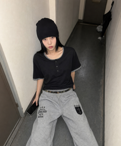 IDWS(アイドンワナセル)の「Layered Henley Neck T-Shirt Black(Tシャツ/カットソー・レディース・その他・1/2/0)」の1枚目の写真