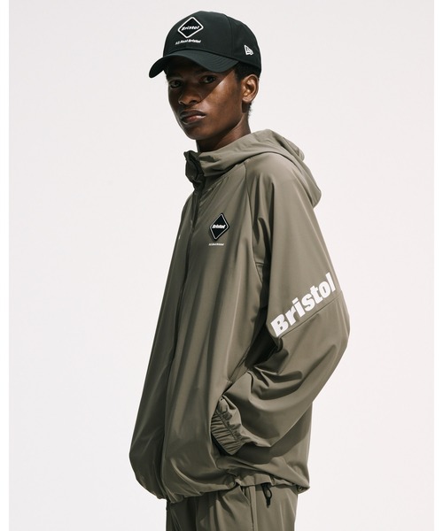 F.C.Real Bristol(エフシーレアルブリストル)の「CORDURA 4-WAY STRETCH VENTILATION HOODIE(ナイロンジャケット・メンズ・ブラック/グレイッシュベージュ・XX-LARGE/X-LARGE/LARGE/MEDIUM/SMALL)」の3枚目の写真