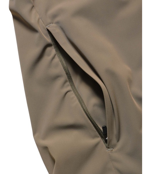 F.C.Real Bristol(エフシーレアルブリストル)の「CORDURA 4-WAY STRETCH VENTILATION HOODIE(ナイロンジャケット・メンズ・ブラック/グレイッシュベージュ・XX-LARGE/X-LARGE/LARGE/MEDIUM/SMALL)」の9枚目の写真