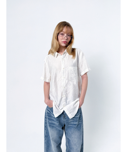 OVERTHEOIR（オーバー ド ワール）の「シルキーイレティックストライプシャツ（シャツ/ブラウス・メンズ・ホワイト/ブラック・MEDIUM/LARGE/X-LARGE）」の3枚目の写真