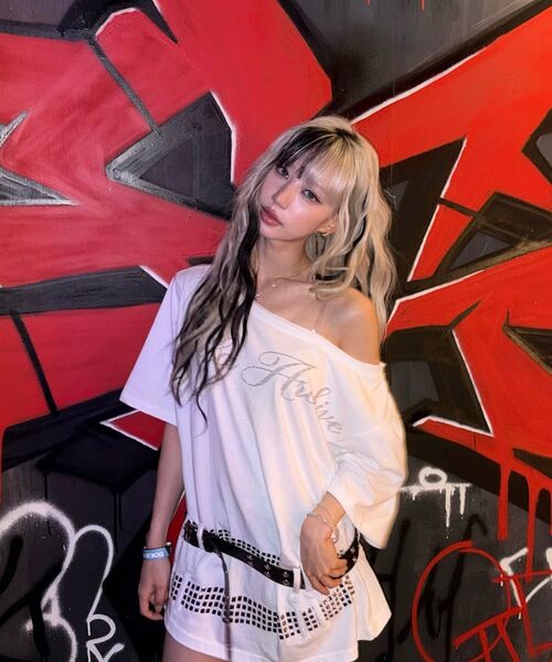 GILAARCHIVE（ギラアーカイブ）の「SQUARE STUD BELT ONE SHOULDER T-SHIRTS_WHITE（Tシャツ/カットソー・レディース・その他・FREE）」の9枚目の写真