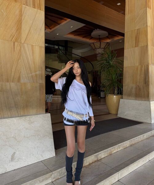 GILAARCHIVE（ギラアーカイブ）の「SQUARE STUD BELT ONE SHOULDER T-SHIRTS_WHITE（Tシャツ/カットソー・レディース・その他・FREE）」の10枚目の写真