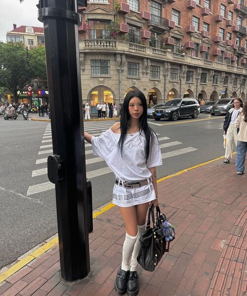 GILAARCHIVE（ギラアーカイブ）の「SQUARE STUD BELT ONE SHOULDER T-SHIRTS_WHITE（Tシャツ/カットソー・レディース・その他・FREE）」の11枚目の写真