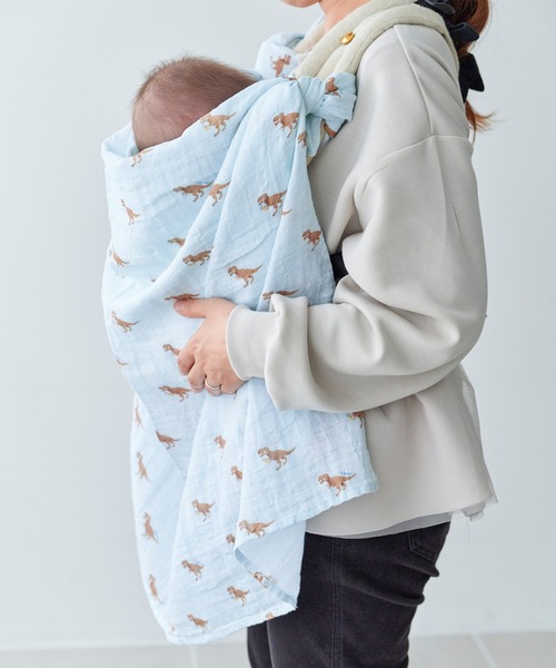 aden + anais (エイデンアンドアネイ)の「aden + anais おくるみスワドル gelato pique ダイナソー・ベア/2枚(おくるみ・レディース・マルチ・ONE SIZE)」の4枚目の写真