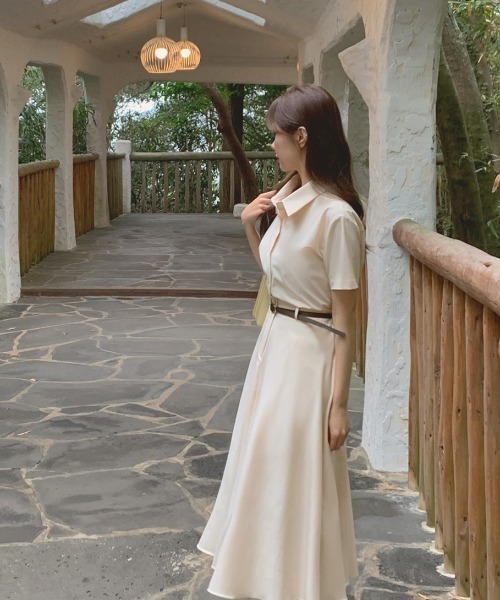FAVORITO(ファヴォリート)の「ベルト付き襟付きシャツワンピース(シャツワンピース・レディース・ベージュ/ネイビー・F)」の11枚目の写真
