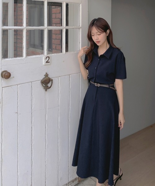 FAVORITO(ファヴォリート)の「ベルト付き襟付きシャツワンピース(シャツワンピース・レディース・ベージュ/ネイビー・F)」の20枚目の写真