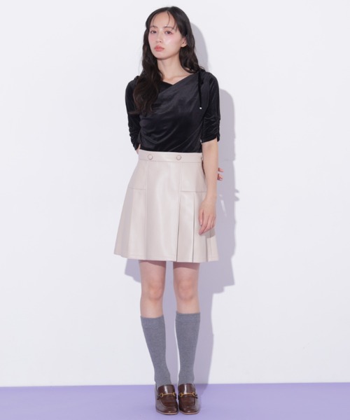 JILL by JILL STUART(ジルバイジルスチュアート)の「サイドプリーツフェイクレザーミニスカート(スカート・レディース・ブラウン/ベージュ・MEDIUM/SMALL)」の8枚目の写真