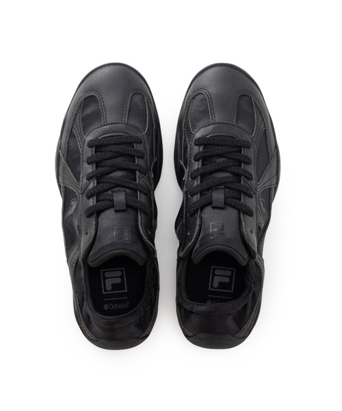 FILA(フィラ)の「FILA GLIO / フィラグリオエルエックス(スニーカー・レディース・ブラック・25.5cm/26.0cm/23.0cm/23.5cm/24.0cm/24.5cm/25.0cm)」の2枚目の写真