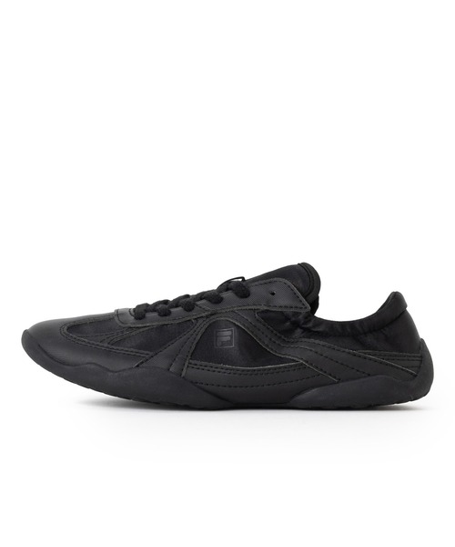 FILA(フィラ)の「FILA GLIO / フィラグリオエルエックス(スニーカー・レディース・ブラック・25.5cm/26.0cm/23.0cm/23.5cm/24.0cm/24.5cm/25.0cm)」の4枚目の写真