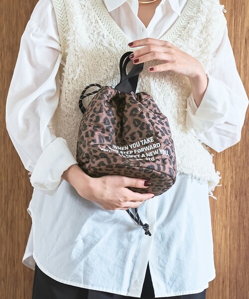coen(コーエン)の「【新型登場】ロゴ刺繍キカキルト 2way巾着ショルダーバッグ(ショルダーバッグ・レディース・コバルトブルー/その他7/オリーブ/シルバー/ブラック/その他4・FREE)」の16枚目の写真
