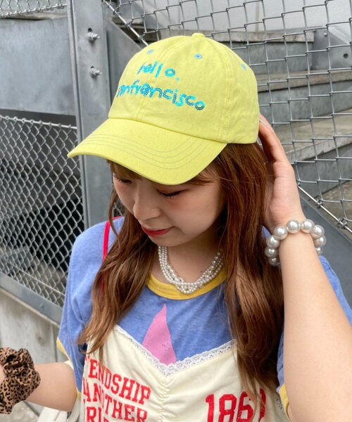 HELLO.SANFRANCISCO(ハローサンフランシスコ)の「【HELLO.SANFRANCISCO】スパンコールロゴリボンキャップ(キャップ・レディース・ピンク/イエロー/ネイビー・ONE SIZE)」の9枚目の写真