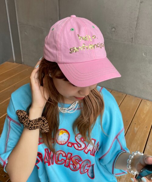 HELLO.SANFRANCISCO(ハローサンフランシスコ)の「【HELLO.SANFRANCISCO】スパンコールロゴリボンキャップ(キャップ・レディース・ピンク/イエロー/ネイビー・ONE SIZE)」の14枚目の写真