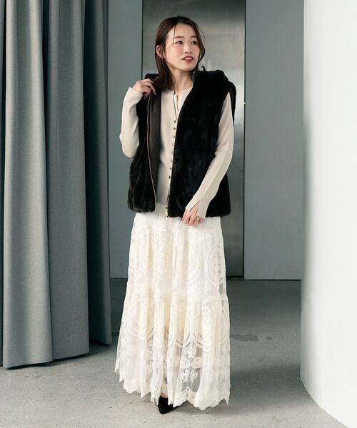 le.coeur blanc(ルクールブラン)の「TORRAZZO DONNAレイヤードVネックトップス(ニット/セーター・レディース・グレー/ベージュ・38)」の11枚目の写真