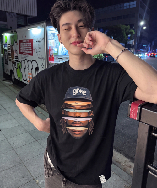 GRAVER ORDINARY（グレイバーオーディナリー）の「[ODNR UNISEX]フェイスグレ半袖Tシャツ_2カラー（Tシャツ/カットソー・レディース・ホワイト/ブラック・SMALL/MEDIUM/LARGE）」の3枚目の写真