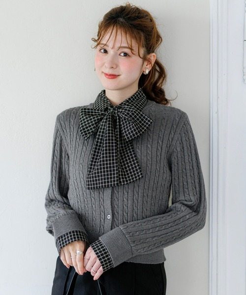 alotta(アロッタ)の「【Corie】チェック柄ボウタイシャツ2WAY仕様カーディガン(カーディガン/ボレロ・レディース・グレー/ブラック/アイボリー・M/L)」の4枚目の写真