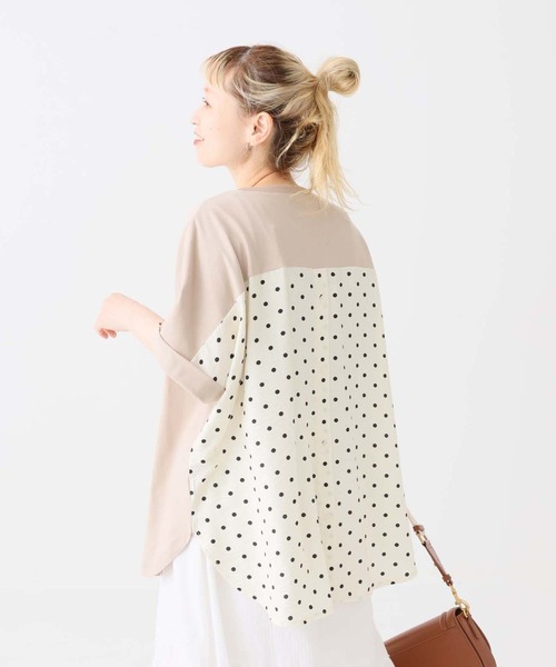 HEART MARKET(ハートマーケット)の「後ろ釦布帛切替チュニック(Tシャツ/カットソー・レディース・グレイッシュベージュ/ダークパープル/チャコール/ブラック・FREE)」の5枚目の写真