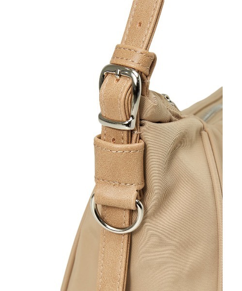 EMIS(イミス)の「TONAL HOBO BAG(ショルダーバッグ・レディース・ブラック/レッド/ベージュ・FREE)」の13枚目の写真