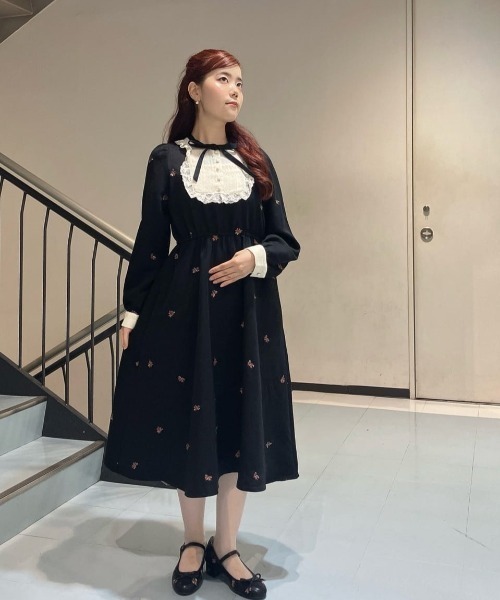 F i.n.t（フィント）の「プチローズ刺繍レースヨークワンピース/fint フィント（ワンピース・レディース・ブラウン/ブラック・FREE）」の7枚目の写真