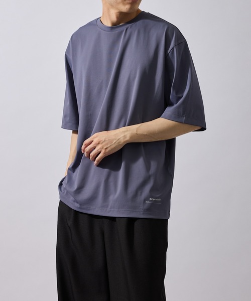 j.n.r.d(ジェー・エヌ・アール・ディー)の「ドレープポンチワンポイントTシャツ(Tシャツ/カットソー・メンズ・ブルー系その他2/ホワイト/ブラック・L/M/LL)」の3枚目の写真