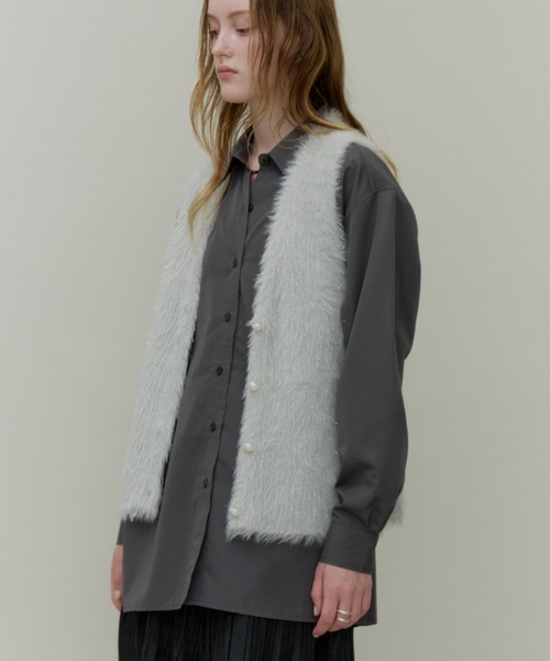 Plumel(プルメル)の「Long lame Shaggy Knit Vest / ロングラメシャギーニットベスト(ベスト・レディース・ネイビー/グレー/アイボリー・MEDIUM)」の4枚目の写真