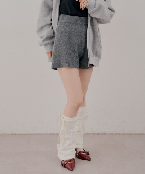 continuer de NICE CLAUP(コンティニューデナイスクラップ)の「ニットショートパンツ(その他パンツ・レディース・グレー/ブラック・SMALL/MEDIUM)」の12枚目の写真