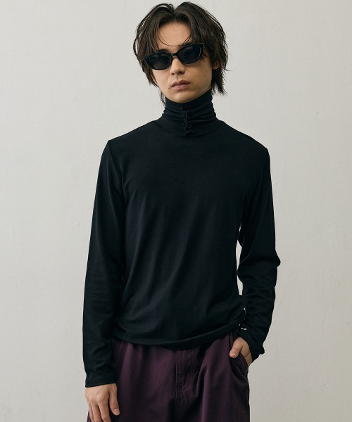 Shoowtime（ショウタイム）の「Slim Fit  Button Detail High Neck Long Sleeve Tee   / スリムフィットボタンディテールハイネックロングスリーブTシャツ（Tシャツ/カットソー・メンズ・ブラック/グレー・LARGE/MEDIUM/X-LARGE）」の5枚目の写真