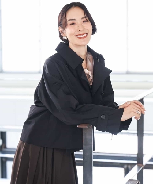MICHEL KLEIN（ミッシェル・クラン）の「[定番]スタンドカラーショートブルゾン（ピーコート・レディース・ブラック/ベージュ・38）」の10枚目の写真