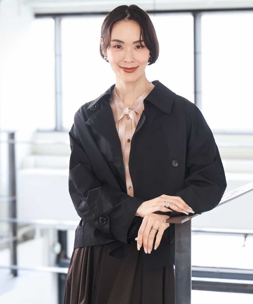 MICHEL KLEIN（ミッシェル・クラン）の「[定番]スタンドカラーショートブルゾン（ピーコート・レディース・ブラック/ベージュ・38）」の11枚目の写真