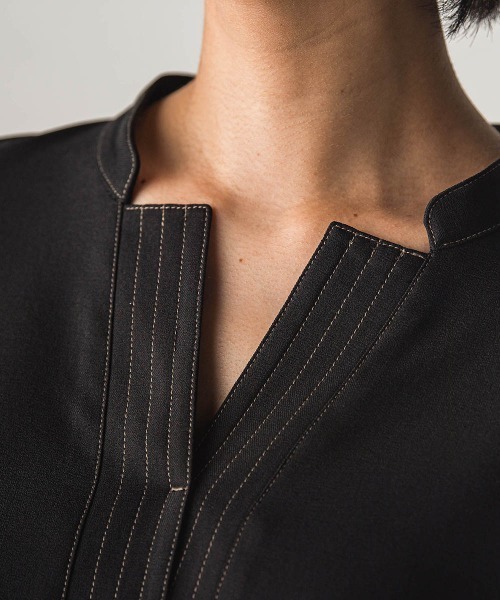 MAYSON GREY(メイソングレイ)の「【一瞬で楽とキレイを叶える】ナチュラルストレッチスキッパーブラウス≪セットアップ対応≫(シャツ/ブラウス・レディース・ベージュ/ブラック・M)」の19枚目の写真
