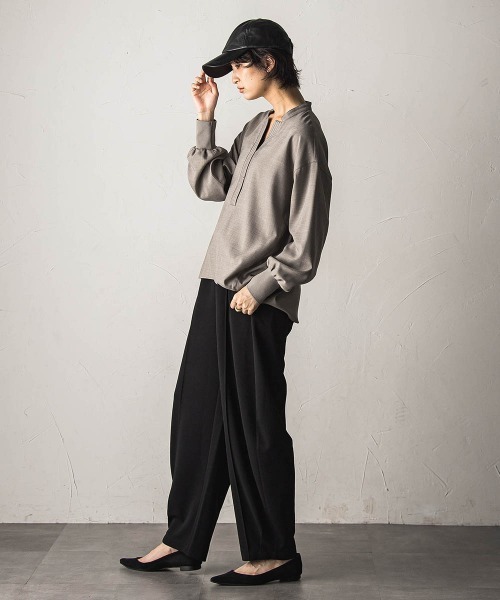 MAYSON GREY(メイソングレイ)の「【一瞬で楽とキレイを叶える】ナチュラルストレッチスキッパーブラウス≪セットアップ対応≫(シャツ/ブラウス・レディース・ベージュ/ブラック・M)」の11枚目の写真